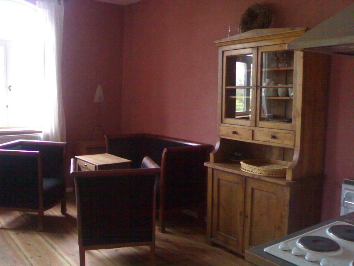 Apartamento Gutshaus Altbauhof Dargun Exterior foto